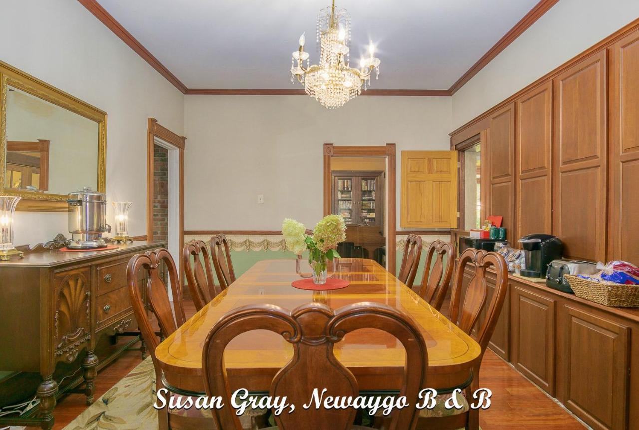 Newaygo Bed And Breakfast Экстерьер фото